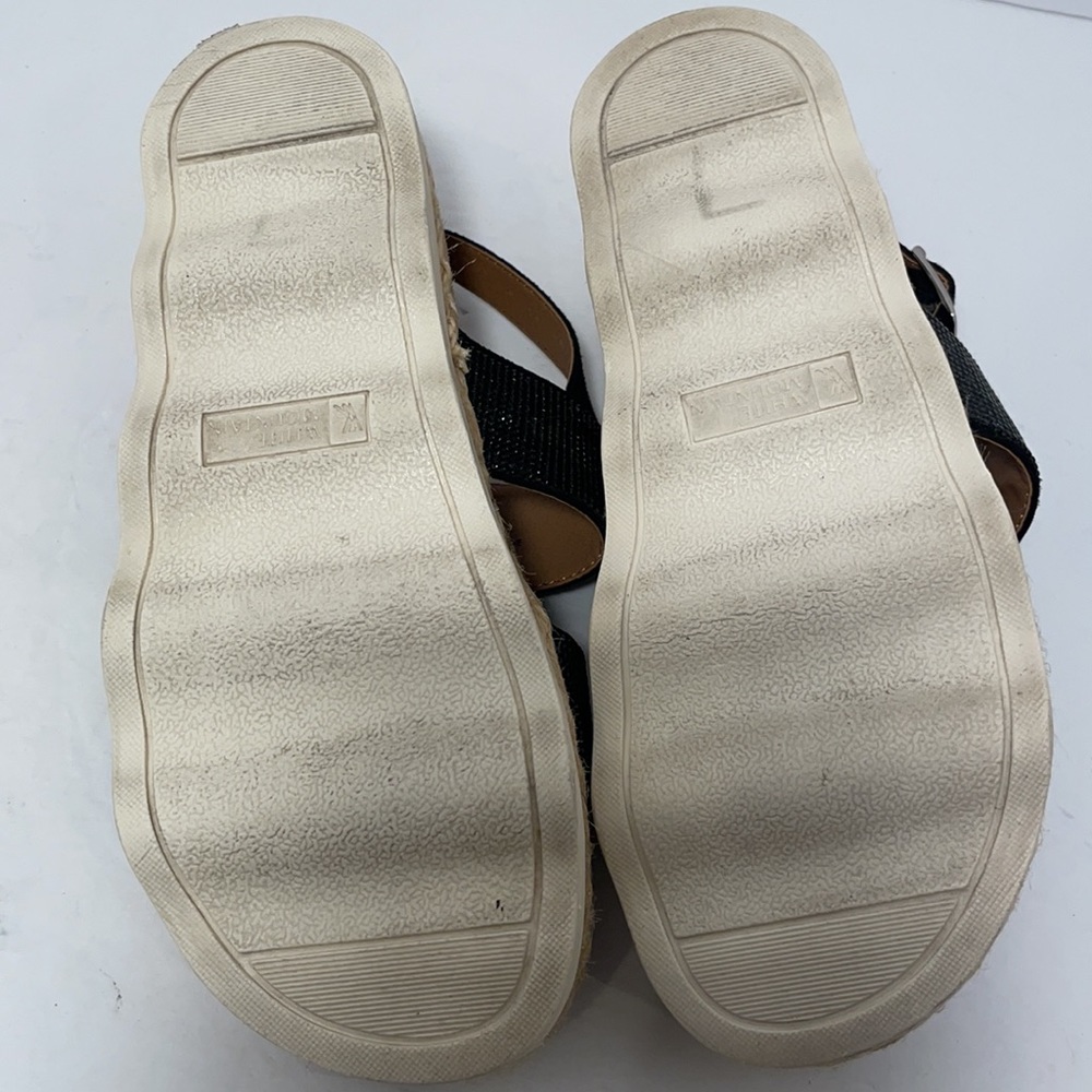 White Mountain FootBeds Austin Sandal - Picture 5 of 7